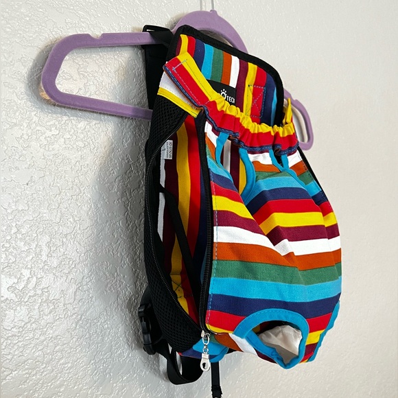 Small Dog Front Carry - Handsfree - Picture 3 of 12